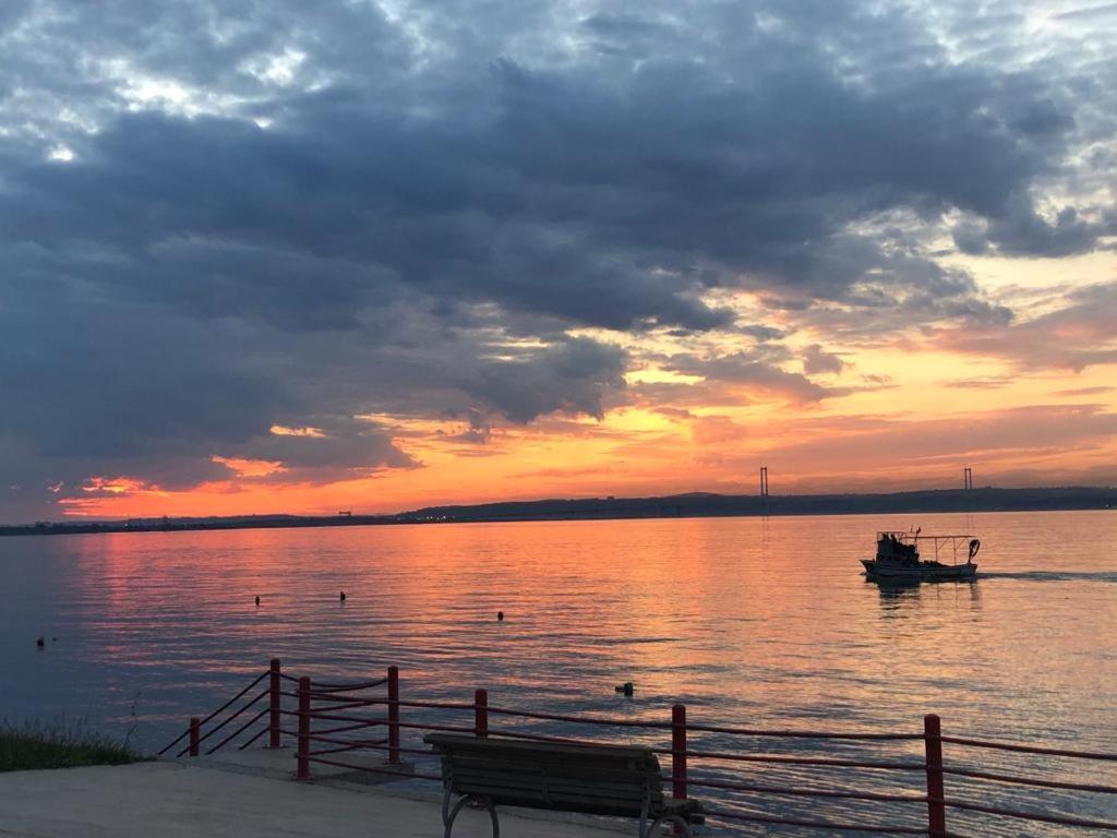 Blue Pier Hotel Kocaeli Buitenkant foto