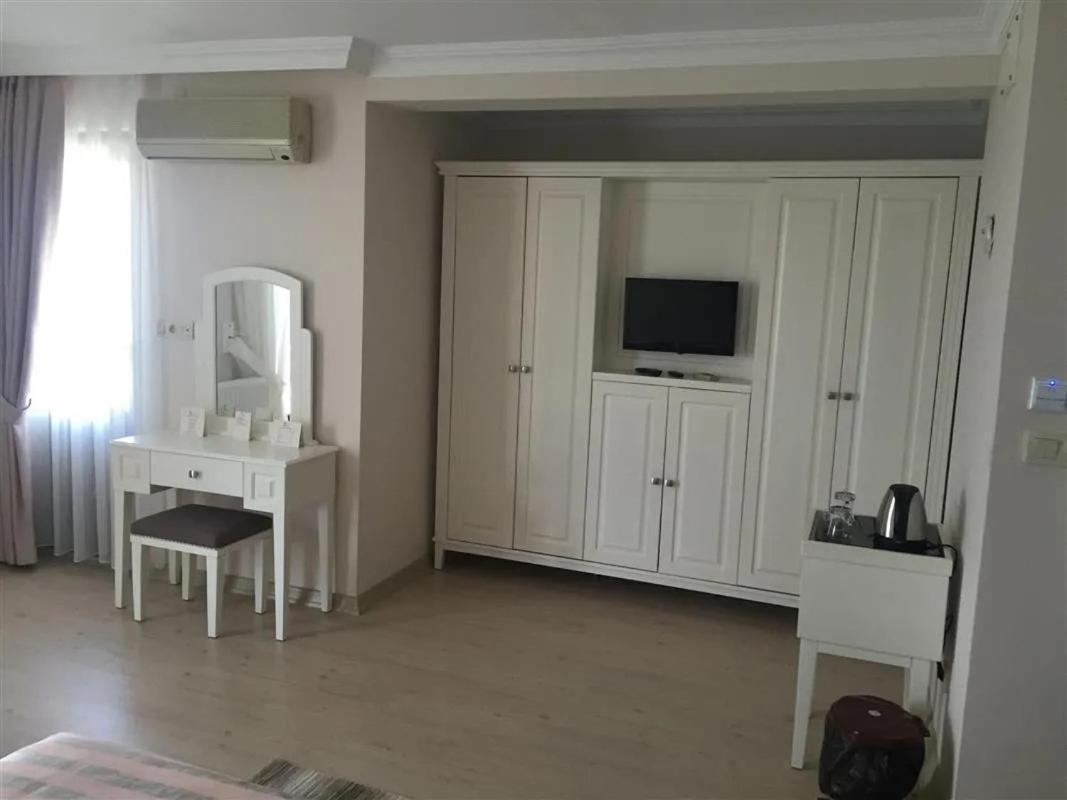 Blue Pier Hotel Kocaeli Buitenkant foto