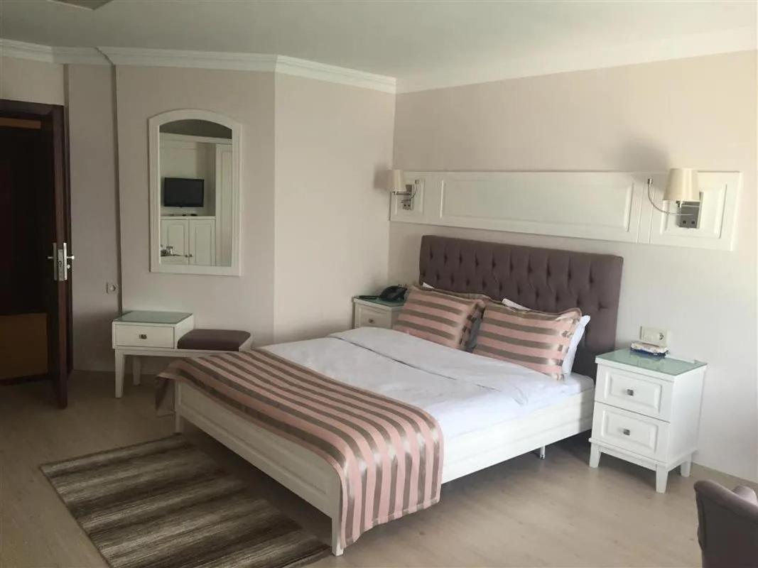 Blue Pier Hotel Kocaeli Buitenkant foto