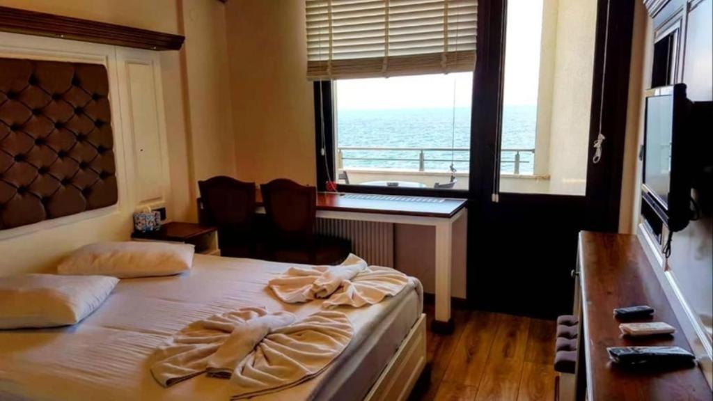 Blue Pier Hotel Kocaeli Buitenkant foto