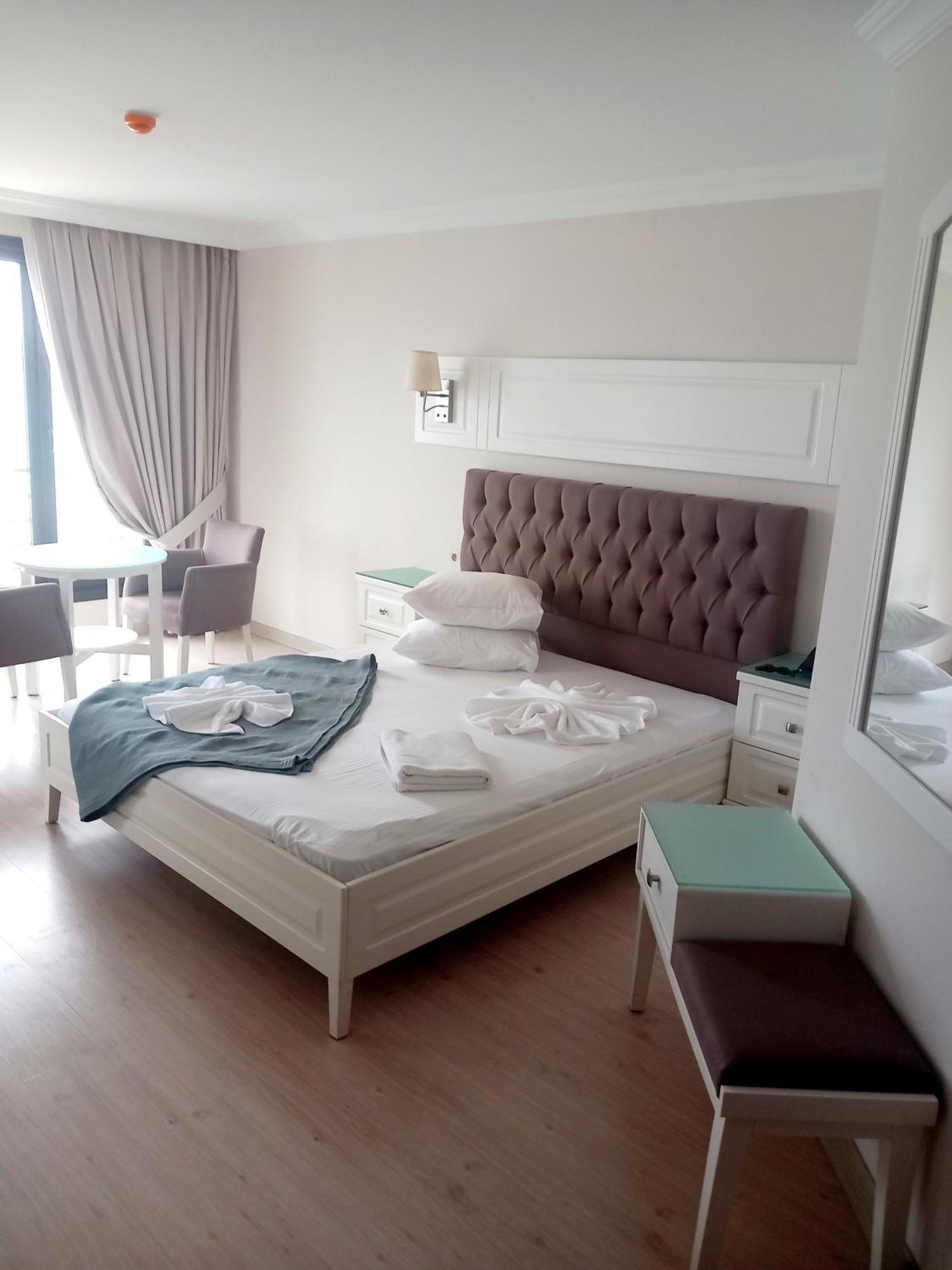 Blue Pier Hotel Kocaeli Buitenkant foto