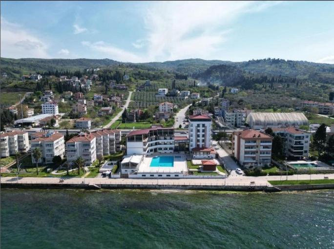 Blue Pier Hotel Kocaeli Buitenkant foto