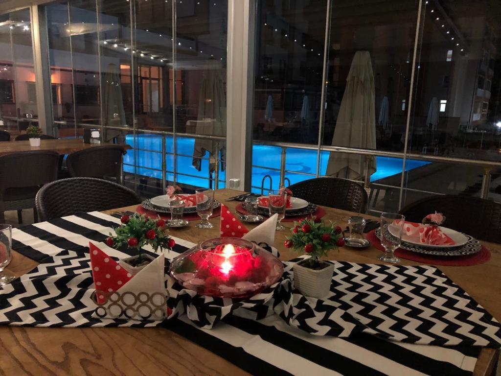 Blue Pier Hotel Kocaeli Buitenkant foto