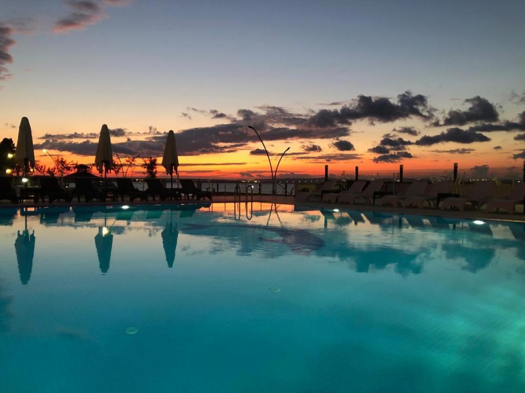 Blue Pier Hotel Kocaeli Buitenkant foto
