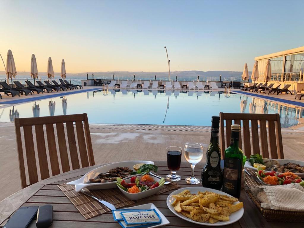 Blue Pier Hotel Kocaeli Buitenkant foto